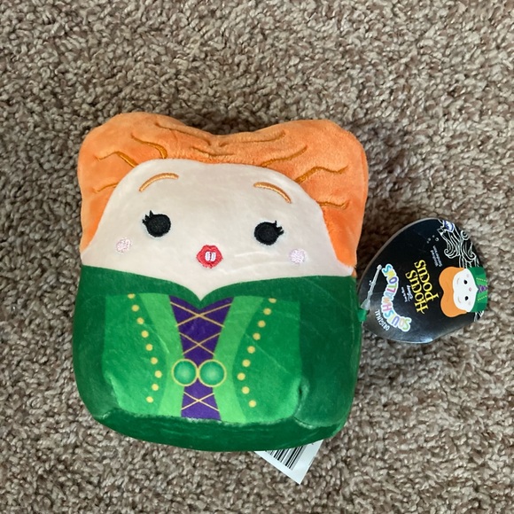 NWT 5” Hocus Pocus Squishmallow Set
Halloween - Picture 4 of 7
